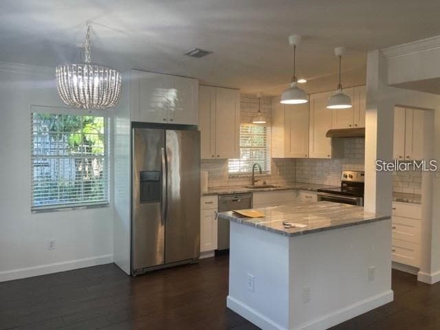 Building Photo - 918 Golfview St