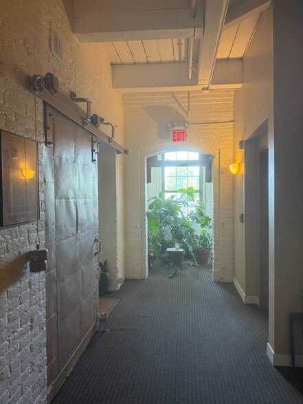 Building Photo - 387 3rd Ave