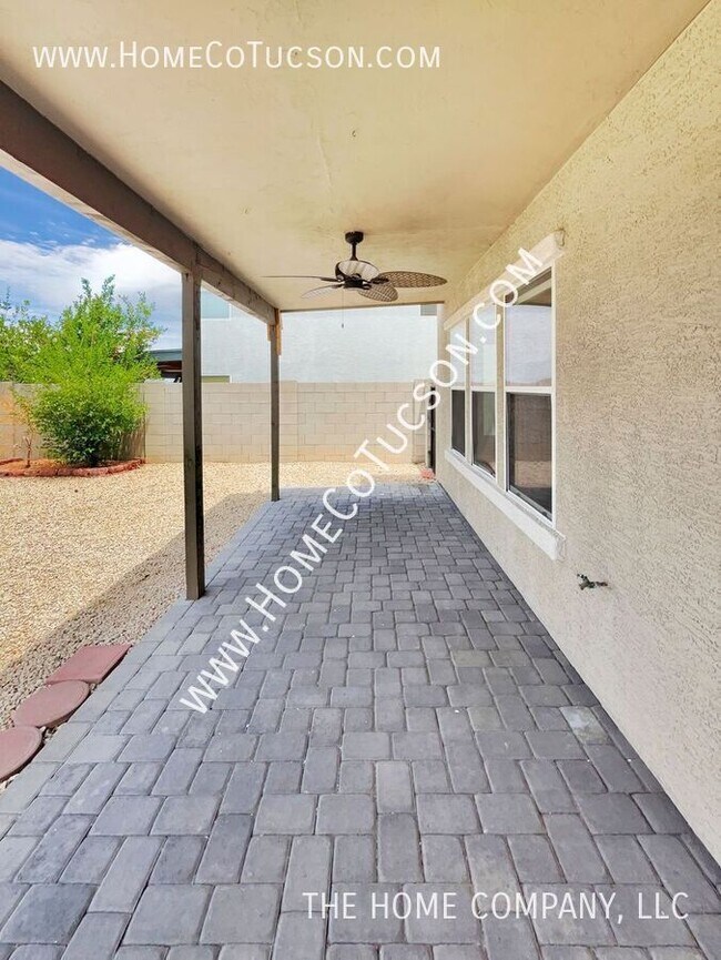 Building Photo - 1034 W Camino Hombre Viejo