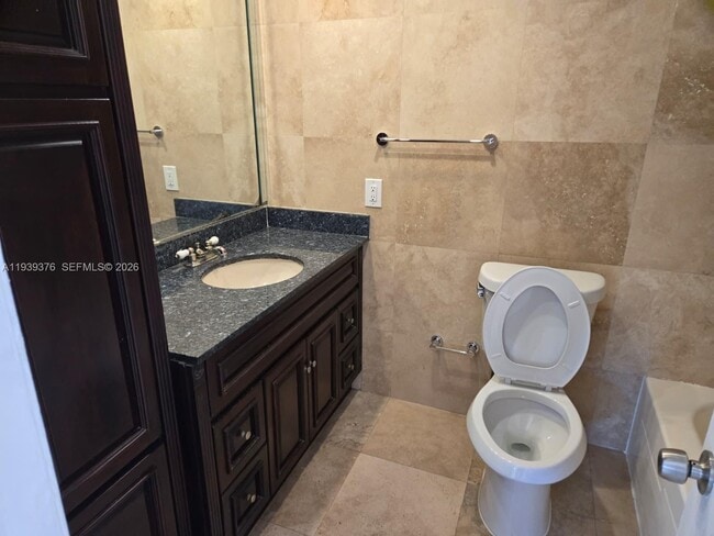 Building Photo - 1801 S Treasure Dr