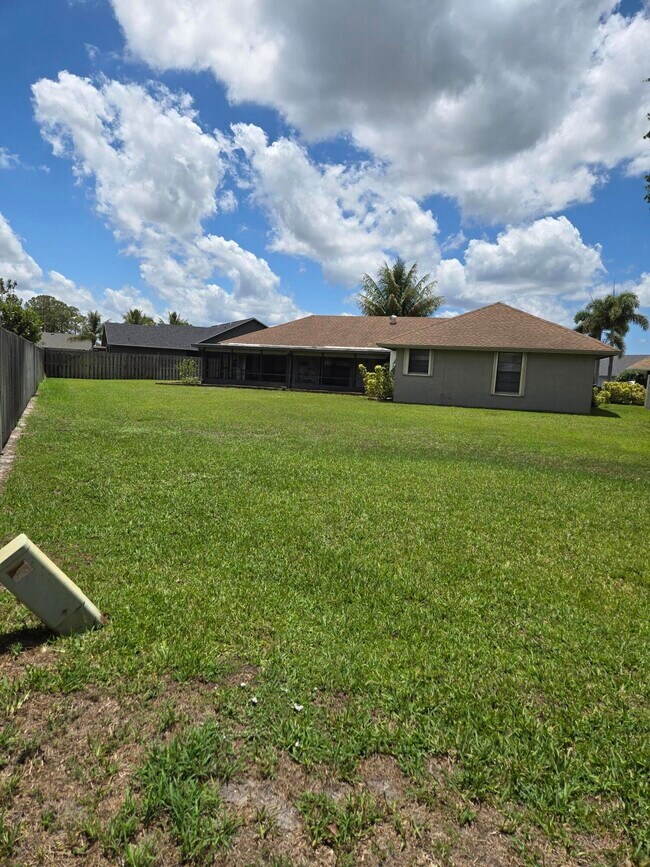 Building Photo - 8245 Whitewood Cove E