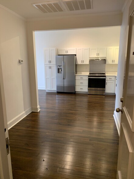 Foyer & Kitchen - 151 W Main St