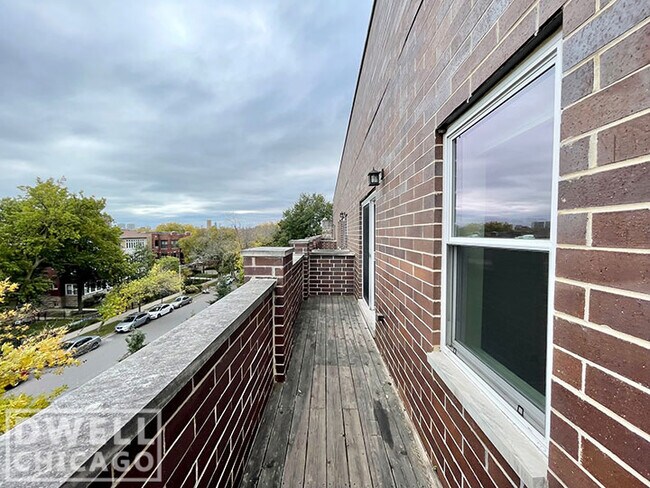 Building Photo - 4510 N Beacon St