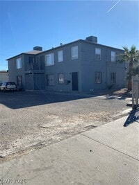 Building Photo - 1711 Santa Paula Dr