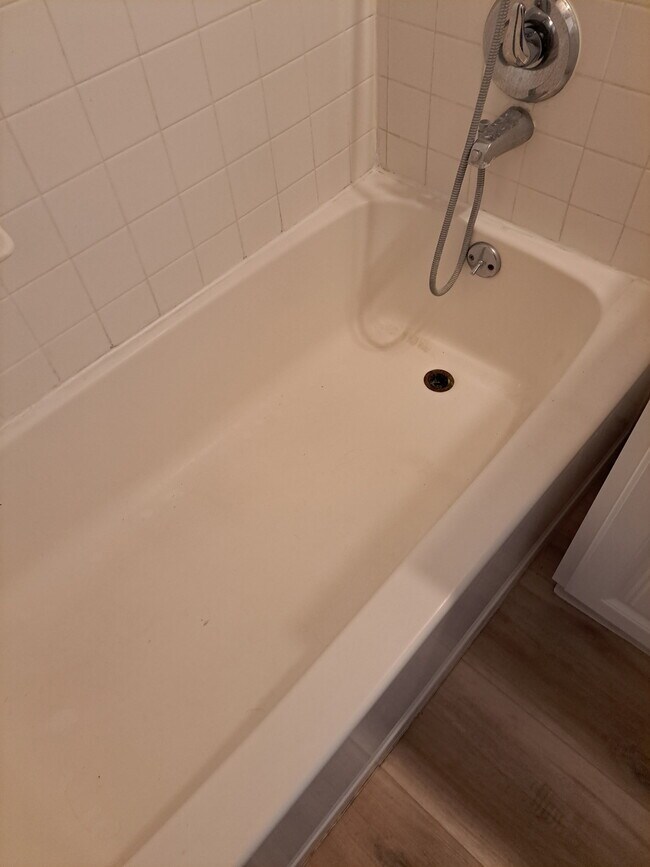 Building Photo - 4822 Grand Ave