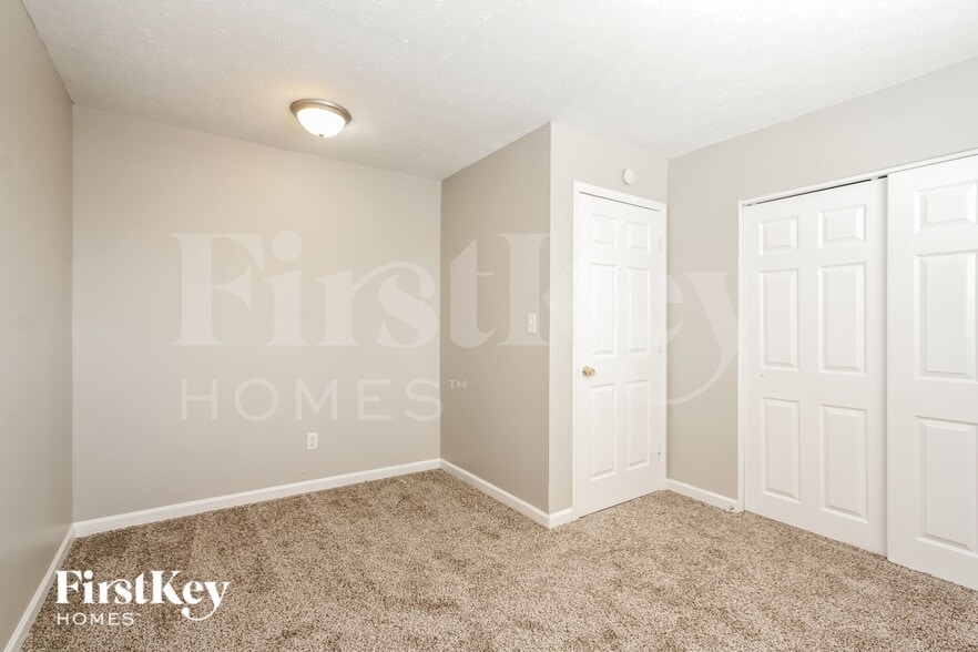 Building Photo - 2856 N Boehning St