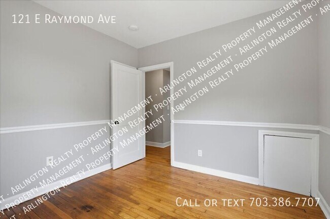 Building Photo - 121 E Raymond Ave