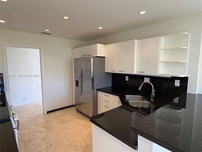 Building Photo - 151 Crandon Blvd