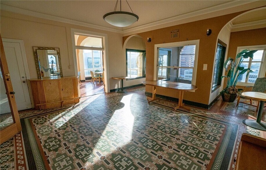Solarium - 140 Linden Ave