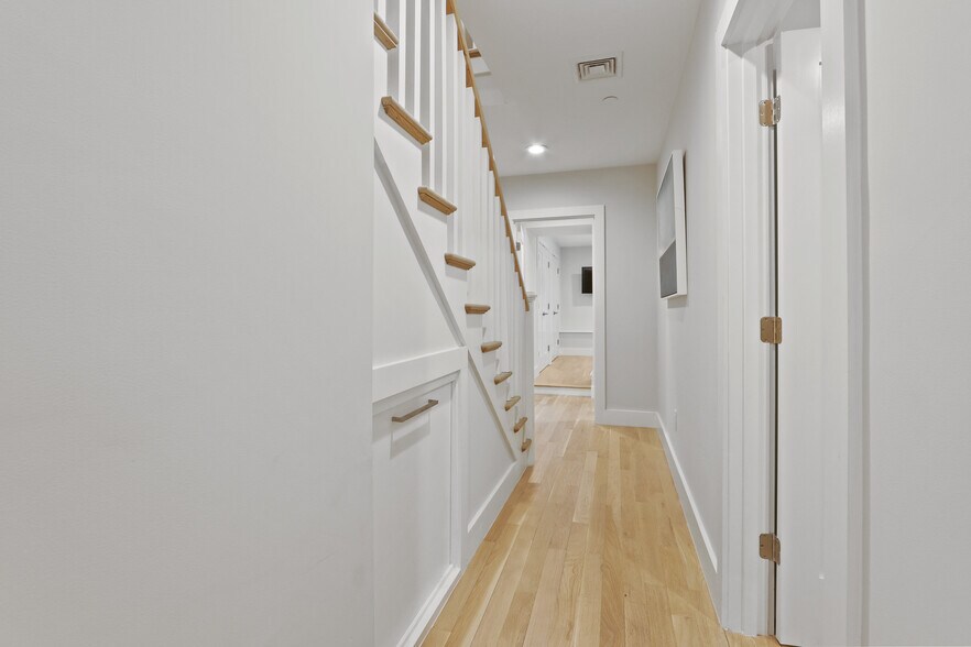 Building Photo - 55 E Springfield St