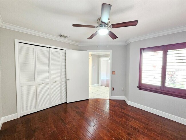 Building Photo - 7838 Sugar Bend Dr