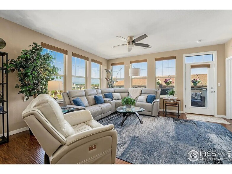 Building Photo - 13598 Via Varra