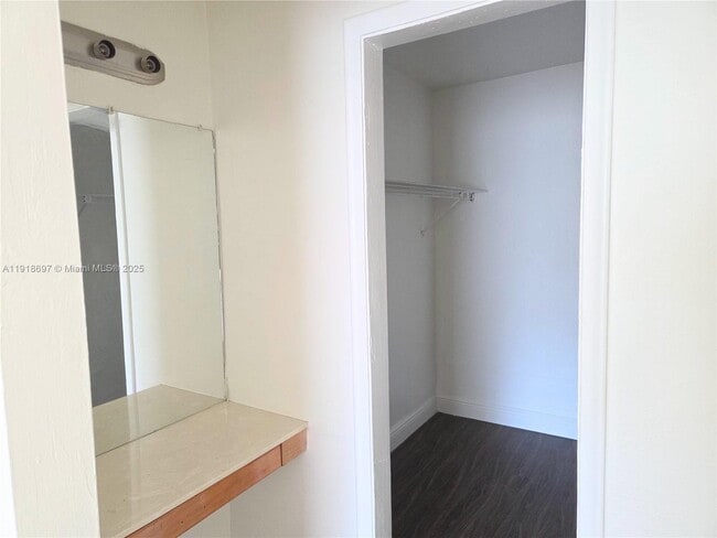 Building Photo - 5200 NW 18th Ct