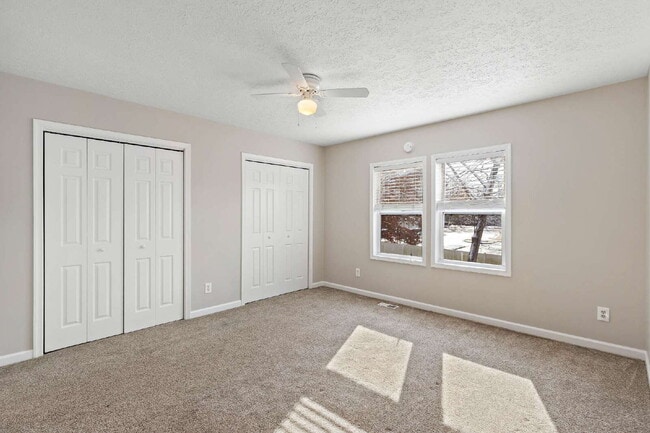 Building Photo - Victoria Station Townhouse