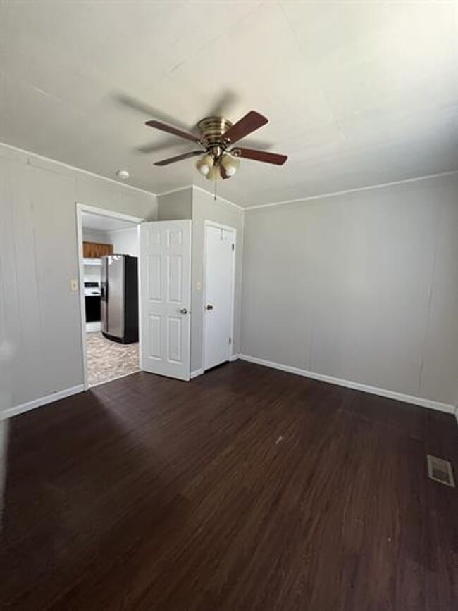 Building Photo - Charming one bedroom in South Charleston