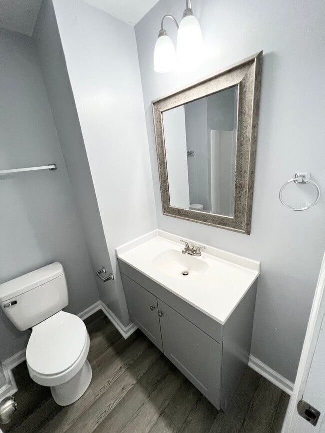 Building Photo - Stunning 3 Bedroom 2.5 Townhome Located in...