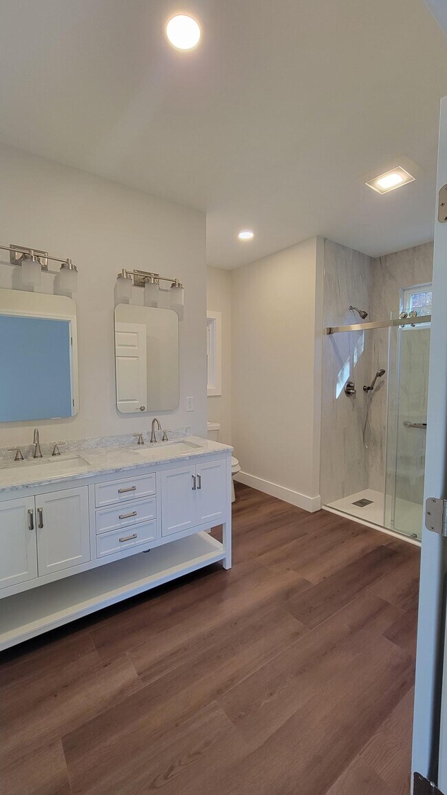 Building Photo - 117 Paislee Pk Ct