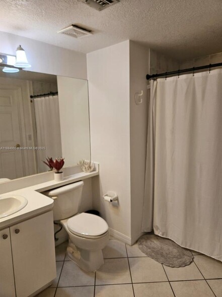 Building Photo - 3500 Coral Way