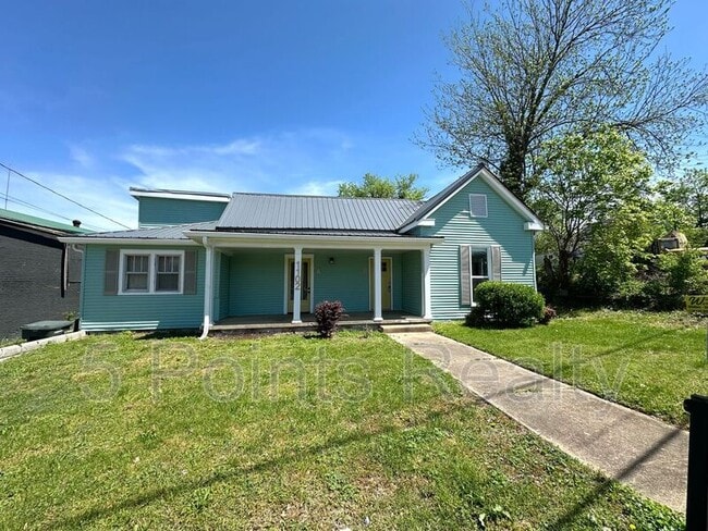 Building Photo - 1102 Batts Blvd
