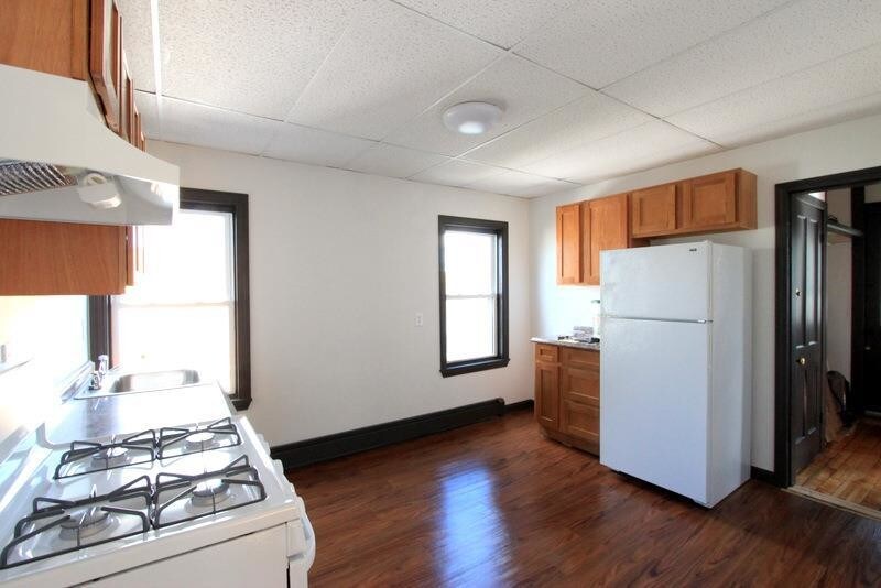 Building Photo - 53 Hinckley St