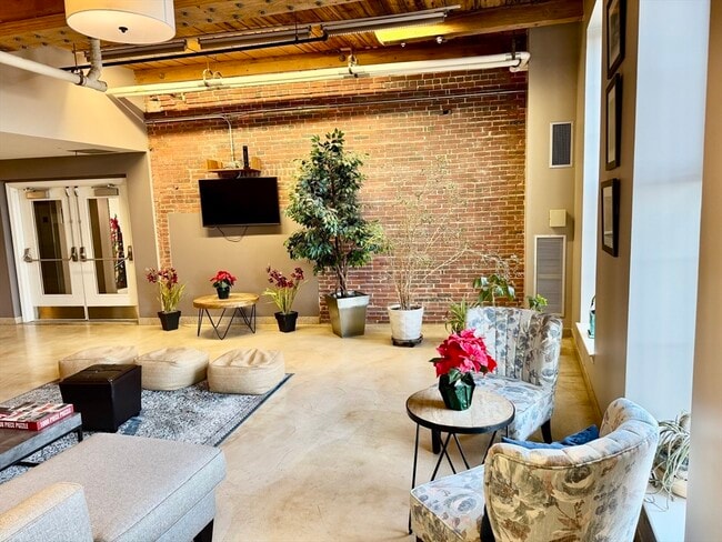 Building Photo - 35 Riverwalk Way