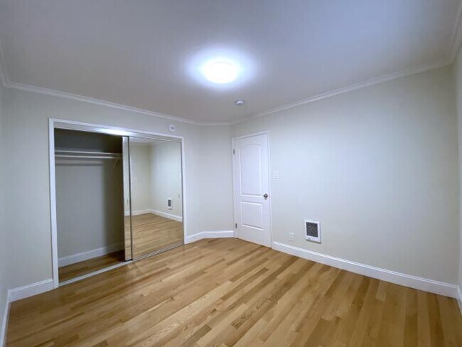 Building Photo - 1 bedroom in San Francisco CA 94118