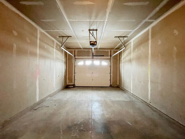 Building Photo - Stauffer Ave SE 4512/4514
