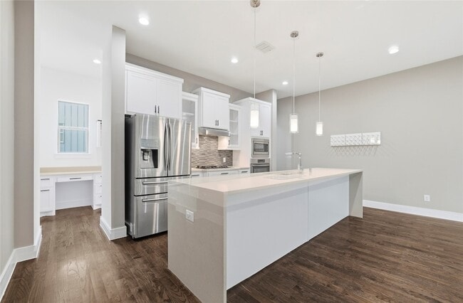 Building Photo - 3008 Zenia Dr