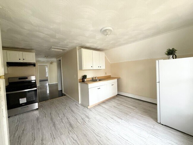 Building Photo - 37 Hotchkiss St