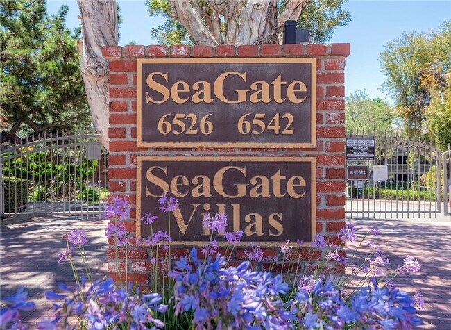 Building Photo - 6542 Ocean Crest Dr