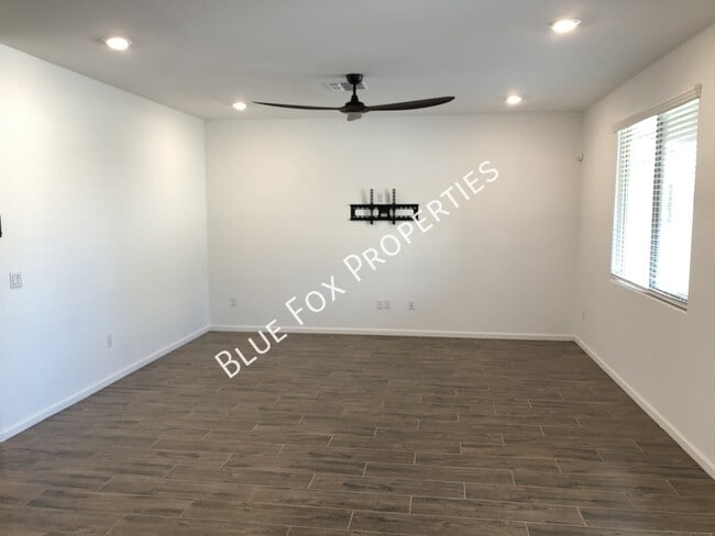 Building Photo - 7349 S Via Casa Bonita