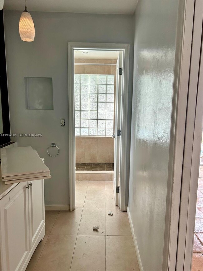 Building Photo - 1628 NE 4th Pl