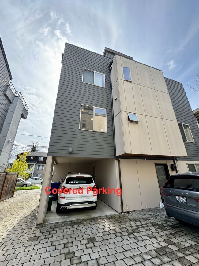 Building Photo - Ballard Townhome