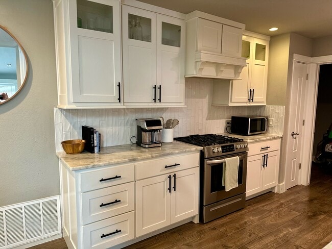 Building Photo - 1613 S 26th Pl