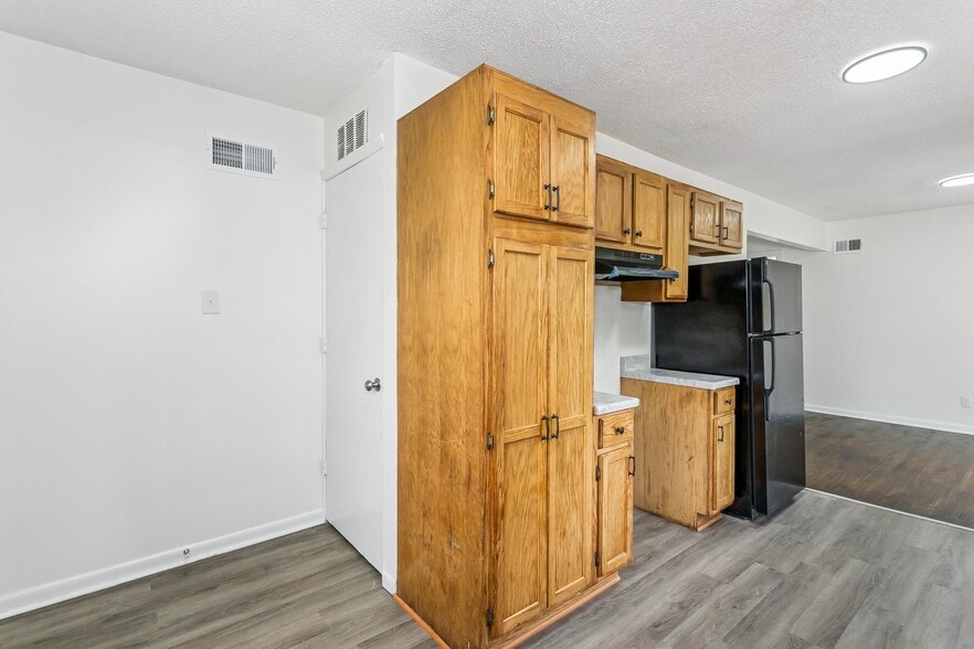 Building Photo - 2807 S Pattie St