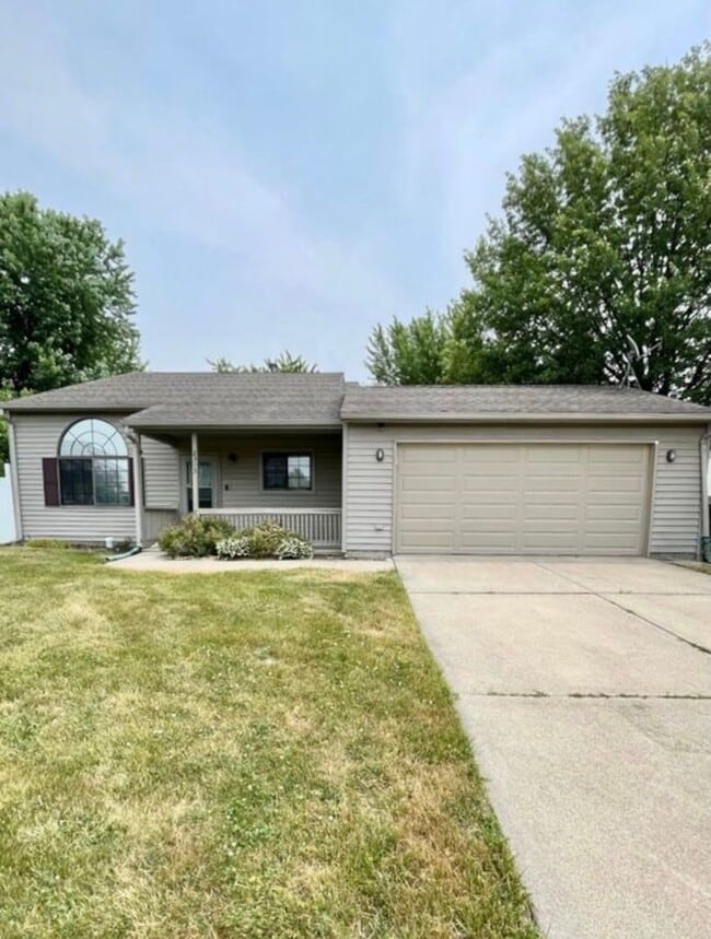 Building Photo - 2313 Centennial Ct E