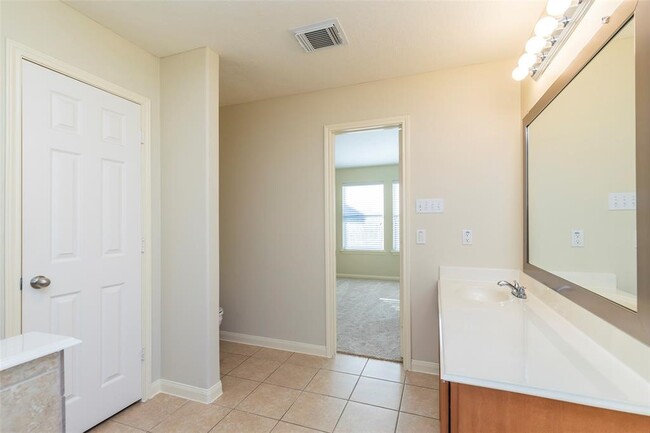 Building Photo - 15807 Sarasam Creek Ct