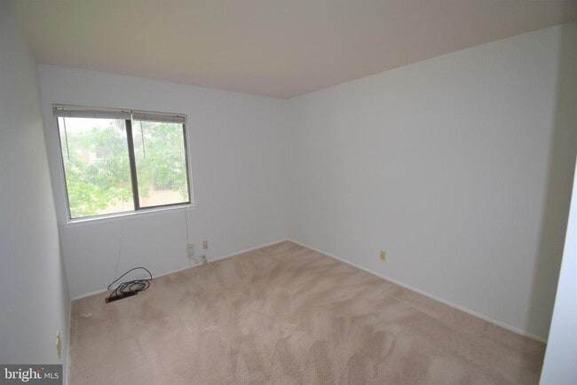 Building Photo - 2507 Glengyle Dr