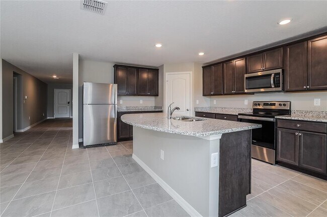 Building Photo - 379 Camellia Ct