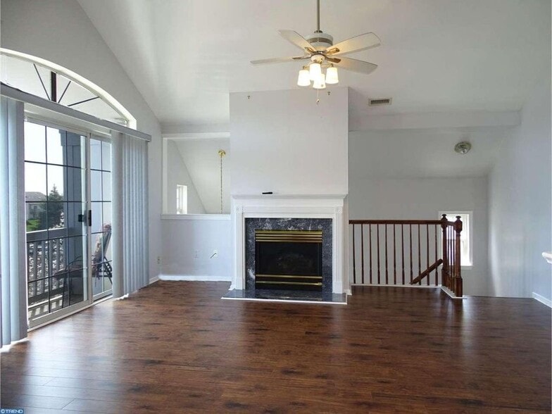 Building Photo - 202 Red Maple Ct