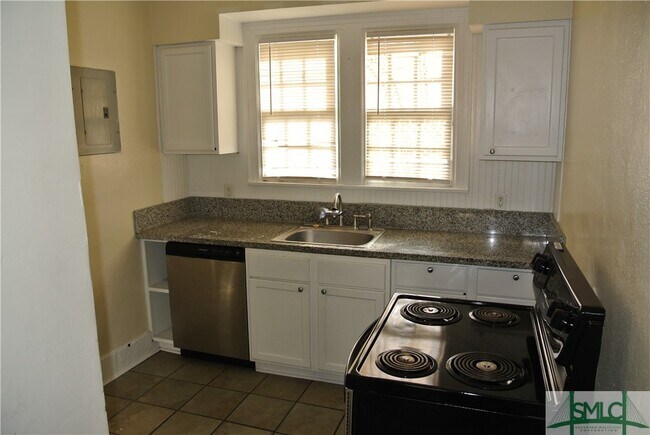 Building Photo - 1415 E 42nd St