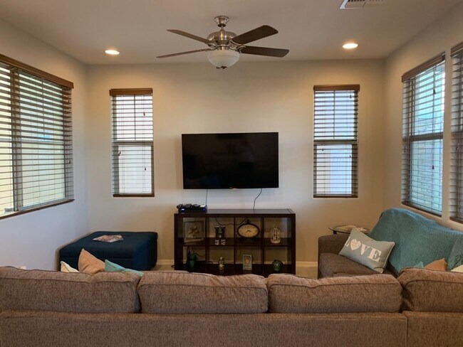 Building Photo - LOVELY COOLEY STATION HOME IN PRIME GILBERT AREA