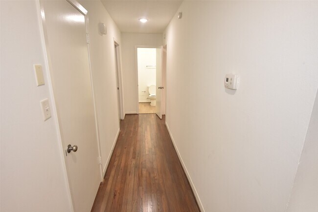 Building Photo - 9630 Truscon Dr