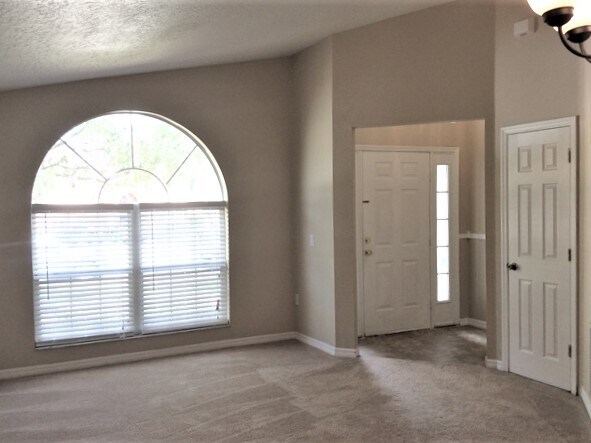 Building Photo - 16245 Coopers Hawk Ave