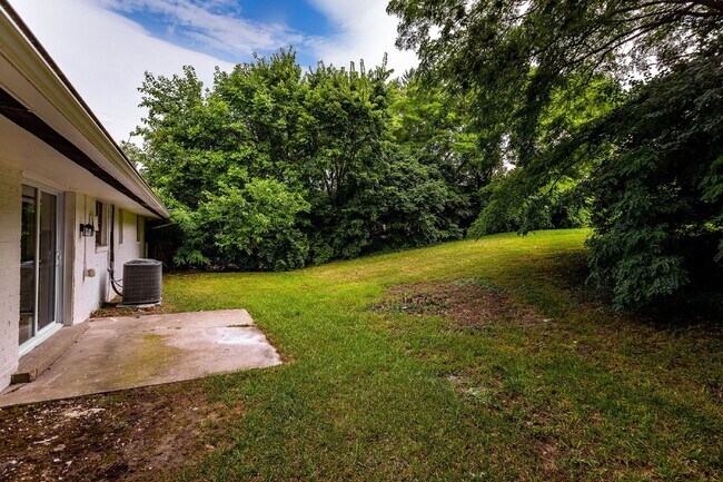 Building Photo - 722 Castro Ln