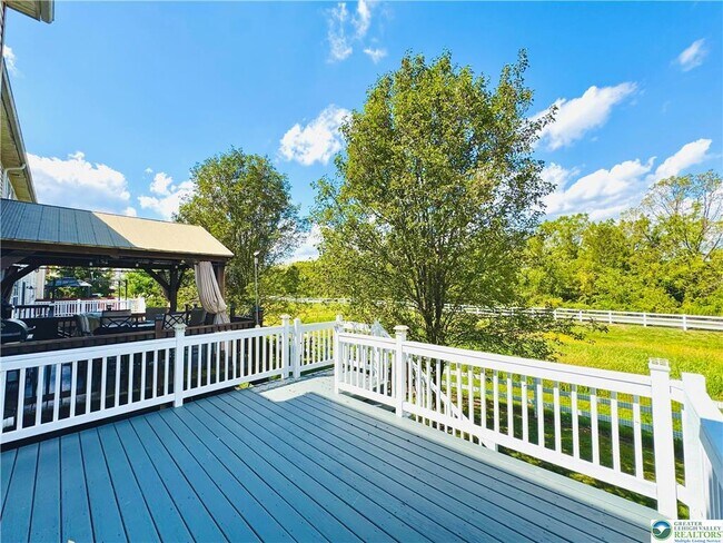 Building Photo - 6945 Hunt Dr