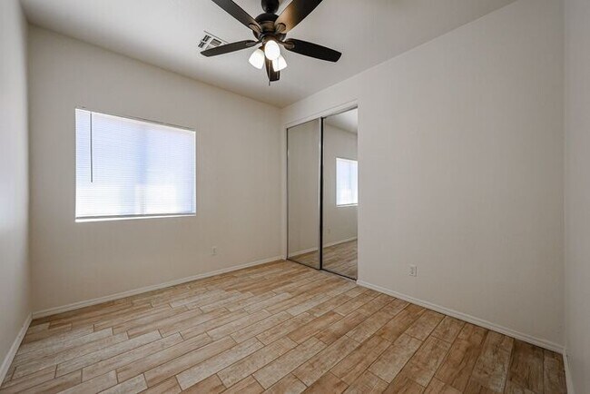 Building Photo - Stylish 4BD , 2 BA Home with Remodeled Bac...