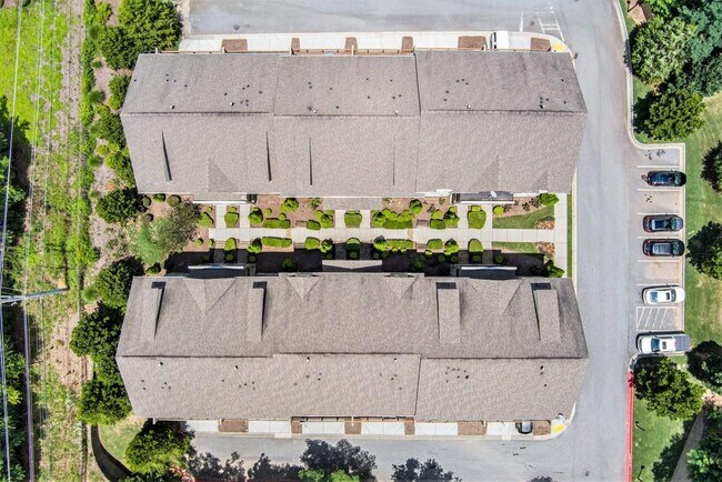 Building Photo - 612 Luckett Ct