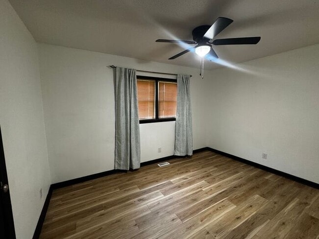 Building Photo - Updated 4 Bedroom Ranch in Established Nei...