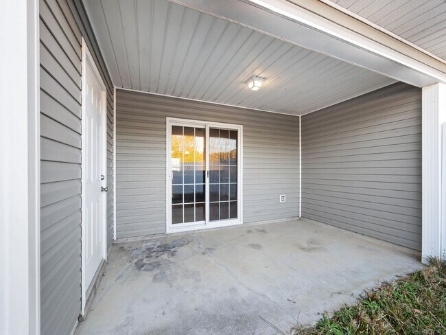 Building Photo - 102 W Murrow Ln